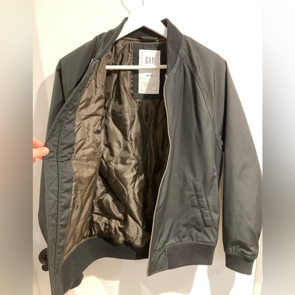 NWOT Gap Bomber “Flight” Jacket with quilted lining - Picture 3 of 6